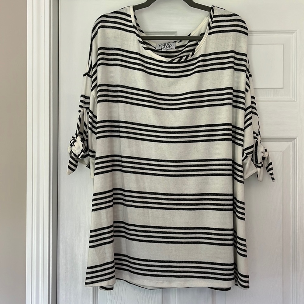 Metal Jeans Women's Black & White Striped Tie-Sleeve Tunic
